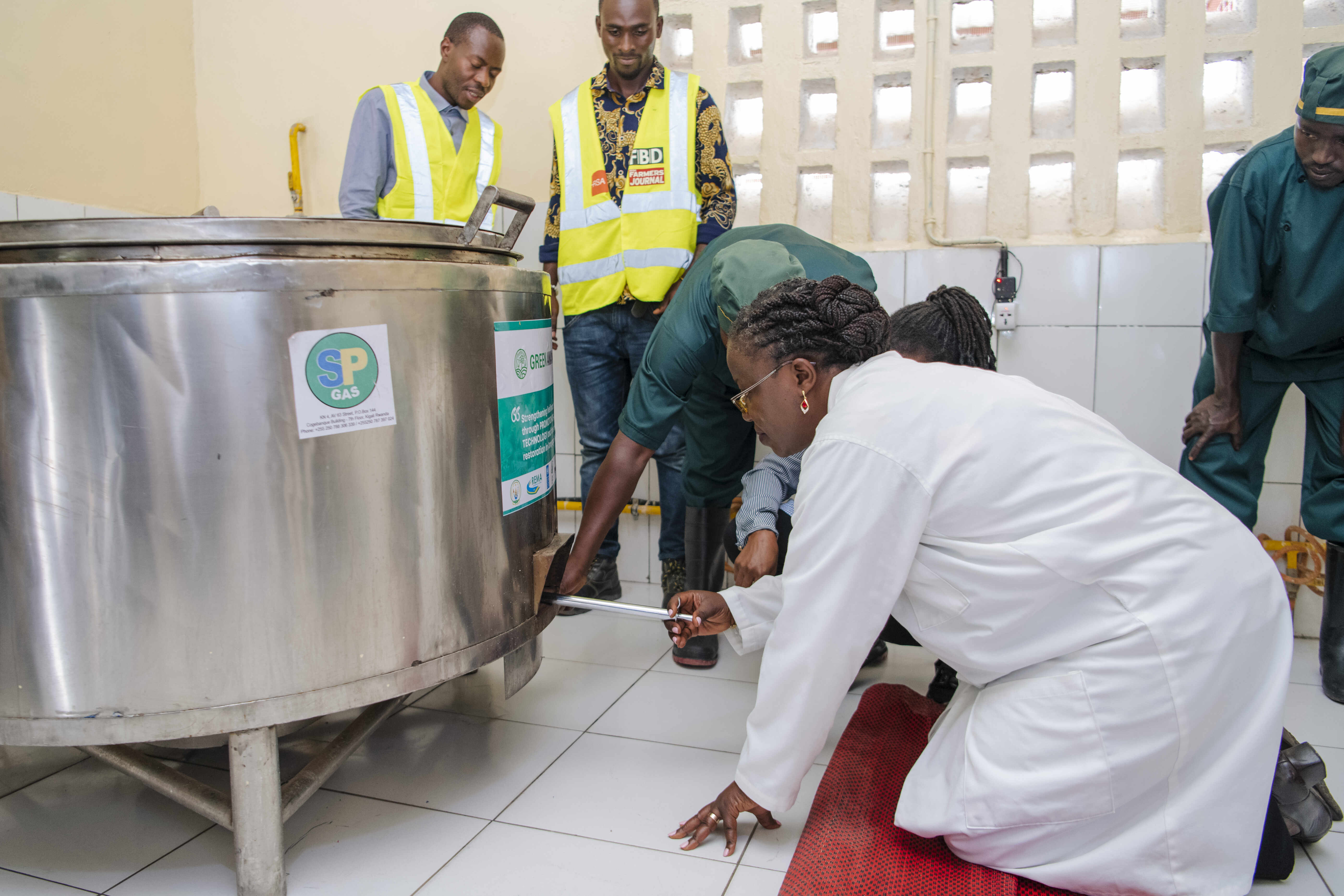 REMA OFFICIALLY LAUNCHES THE LPGS DONATED TO 20 SCHOOLS IN GREEN AMAYAGA PROJECT INTERVENTION AREA